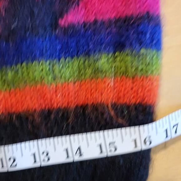 Vintage Hand-Knitted Colourful Geometric Sweater size large - Picture 8 of 9